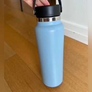 Hydro Flask 40oz water bottle